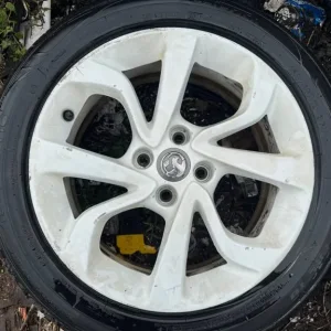 Vauxhall Corsa 16” white alloy wheels - Image 2