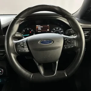 2020 Ford Focus ST-Line 1.5 EcoBlue Diesel Manual 5-door Hatchback - Image 8