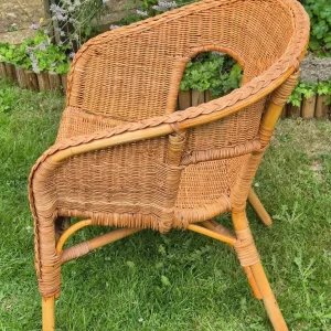 Wicker chair in natural finish - Image 2