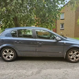 Vauxhall Astra 2006 hatchback manual 1.6 - Image 4
