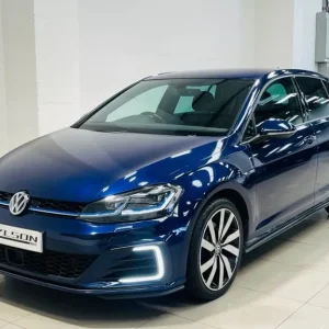 VW Golf 1.4 TSI GTE Hybrid 5-door 2018 - Image 5
