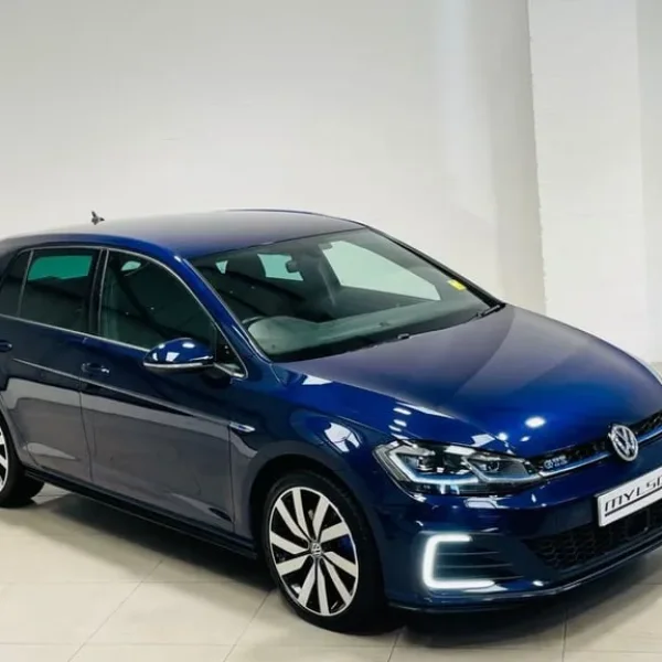 VW Golf 1.4 TSI GTE Hybrid 5-door 2018