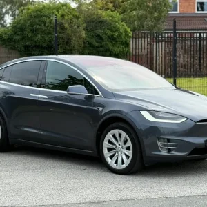 2020 Tesla Model X 5-door hatchback - Image 2