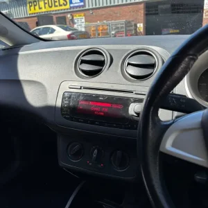 2010 Ibiza Seat Hatchback 1.6 TDI - Image 4