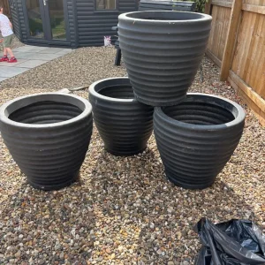 4 Large garden patio pots - Image 4