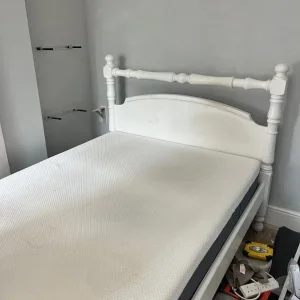 Wooden bed (painted white) - Image 2
