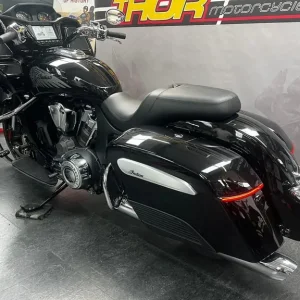 Indian Challenger Limited 2022 1768cc 13,000 miles - Image 7
