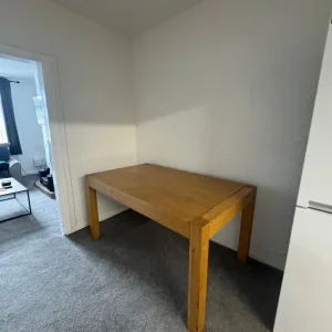 Solid oak dining table with 4 leather chairs - Image 3