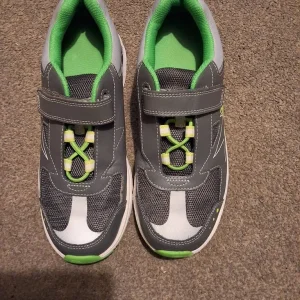 Boys Clarks trainers size 4F