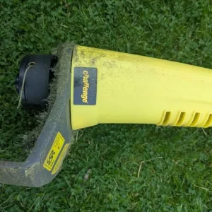 Lawnmower and strimmer - Image 4