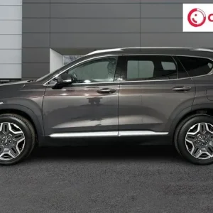 2022 Hyundai Santa Fe 1.6L Petrol Hybrid Ultimate 5-door SUV - Image 3