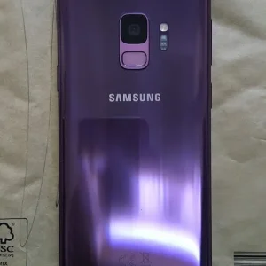 Samsung Galaxy S9 (UNLOCKED) – Great condition, works perfectly