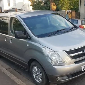 Hyundai i800 2017 MPV - Image 4