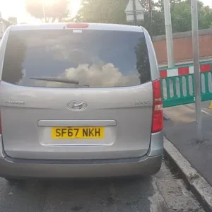 Hyundai i800 2017 MPV - Image 5