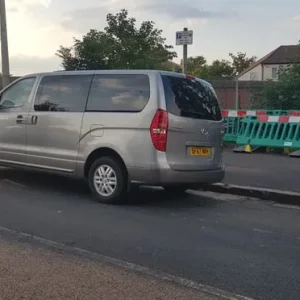 Hyundai i800 2017 MPV - Image 7