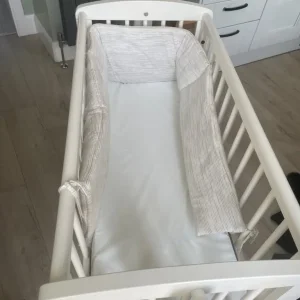 Mothercare swinging crib - Image 4