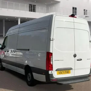 Mercedes-Benz Sprinter 315 CDI 150 L3H2 Progressive LWB High Roof RWD - Image 7