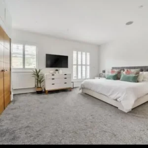 4 bed 4 bath house in church-crookham, Fleet - Image 3