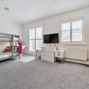 4 bed 4 bath house in church-crookham, Fleet - Image 7