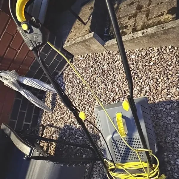 Challenge 1000W Corded Lawnmower