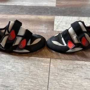 Red Chilli Climbing Shoes Size UK6 - Image 2