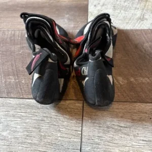 Red Chilli Climbing Shoes Size UK6 - Image 3