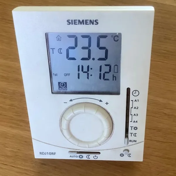 Siemens RDJ10RF Wireless Programmable Room Thermostat Only