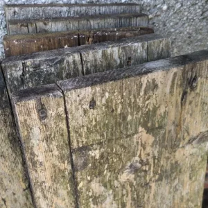 Old scaffold boards and timber - Image 2