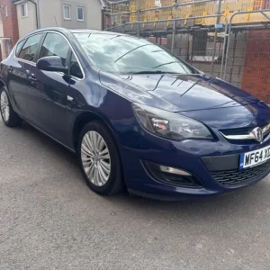 2014 Vauxhall Astra 1.4 petrol manual hatchback - Image 3