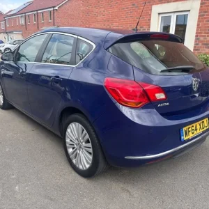 2014 Vauxhall Astra 1.4 petrol manual hatchback - Image 4