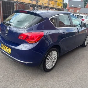 2014 Vauxhall Astra 1.4 petrol manual hatchback - Image 6