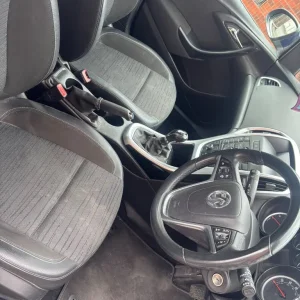2014 Vauxhall Astra 1.4 petrol manual hatchback - Image 7