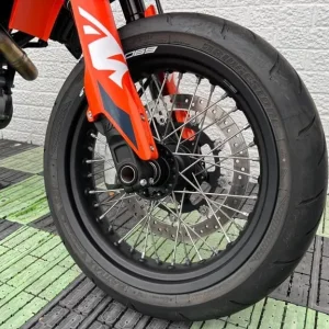 2024 KTM 690 SMC R X-Ring Euro 5 - Image 3