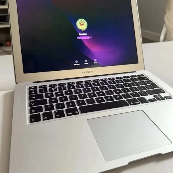 Apple MacBook Air 13-inch 2017
