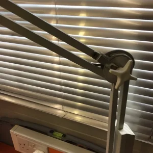 Luxo laboratory grade illuminated magnifier - Image 3