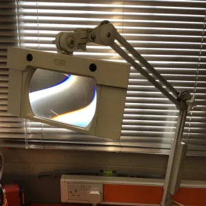 Luxo laboratory grade illuminated magnifier - Image 8