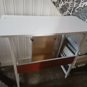 Small desk/table
