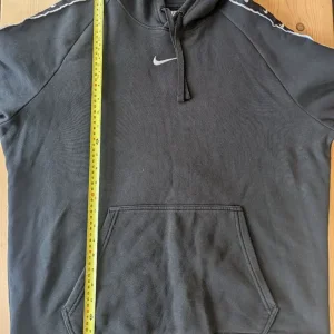Nike Black Hoodie with Swoosh Logo Tape, Men's Size Large - Image 4