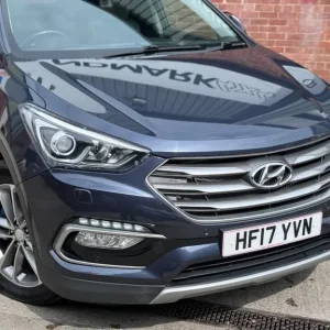 2017 Hyundai Santa Fe 2.2 CRDi Blue Drive Premium SE 4WD Estate - Image 8