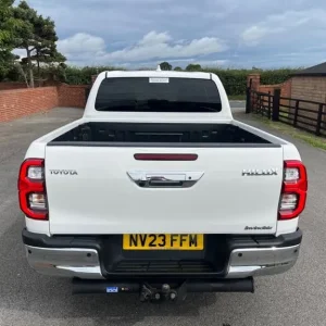 2023 Toyota Hilux Invincible Double Cab 4WD D-4D - Image 5