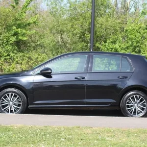 2017 Volkswagen Golf SE TDI BlueMotion Hatchback - Image 3