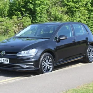 2017 Volkswagen Golf SE TDI BlueMotion Hatchback - Image 4