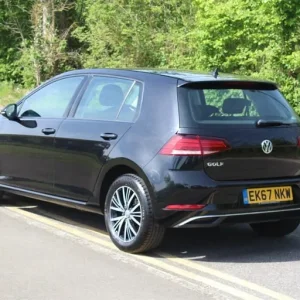 2017 Volkswagen Golf SE TDI BlueMotion Hatchback - Image 6