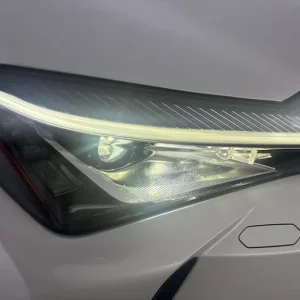 2019 Lexus UX 2.0 Hybrid SUV - Image 6