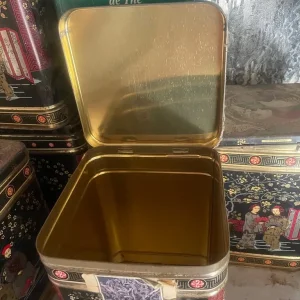 6 Japanese tea caddies and one green tin