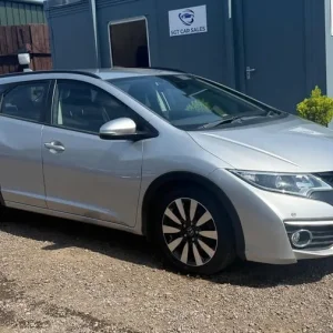 2015 Honda Civic 1.8 i-VTEC SE Plus Tourer Estate - Image 4