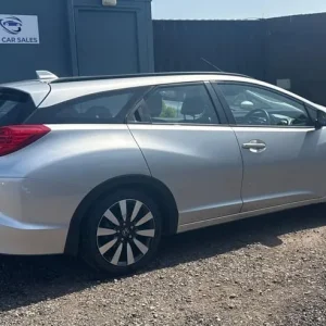 2015 Honda Civic 1.8 i-VTEC SE Plus Tourer Estate - Image 6