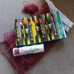 BADMINTON NET AND SHUTTLE COCKS - Image 2
