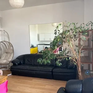 5 bedroom flat with garden and bike storage in Hutton, Westmorland and Furness - Image 3