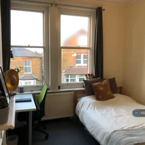 5 bedroom flat with garden and bike storage in Hutton, Westmorland and Furness - Image 7